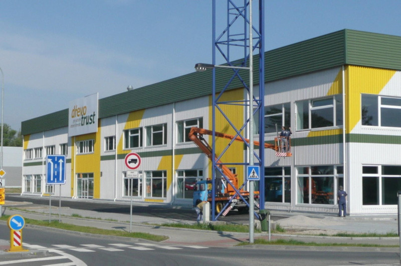 8795 DŘEVO TRUST TĚŠÍN