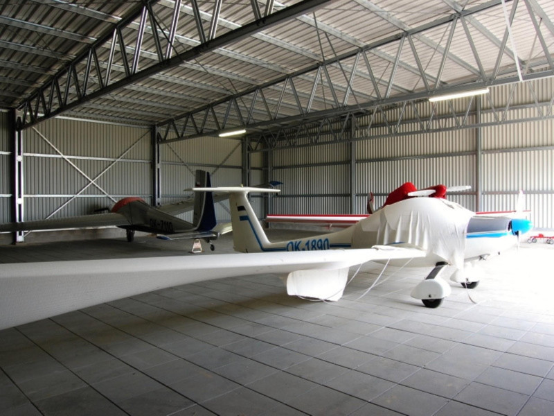 8941 HANGAR KYJOV