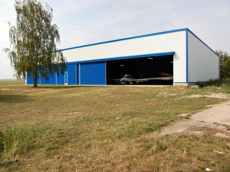 8941 HANGAR KYJOV
