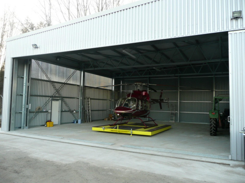 CZ0155 STAUNER - hangár